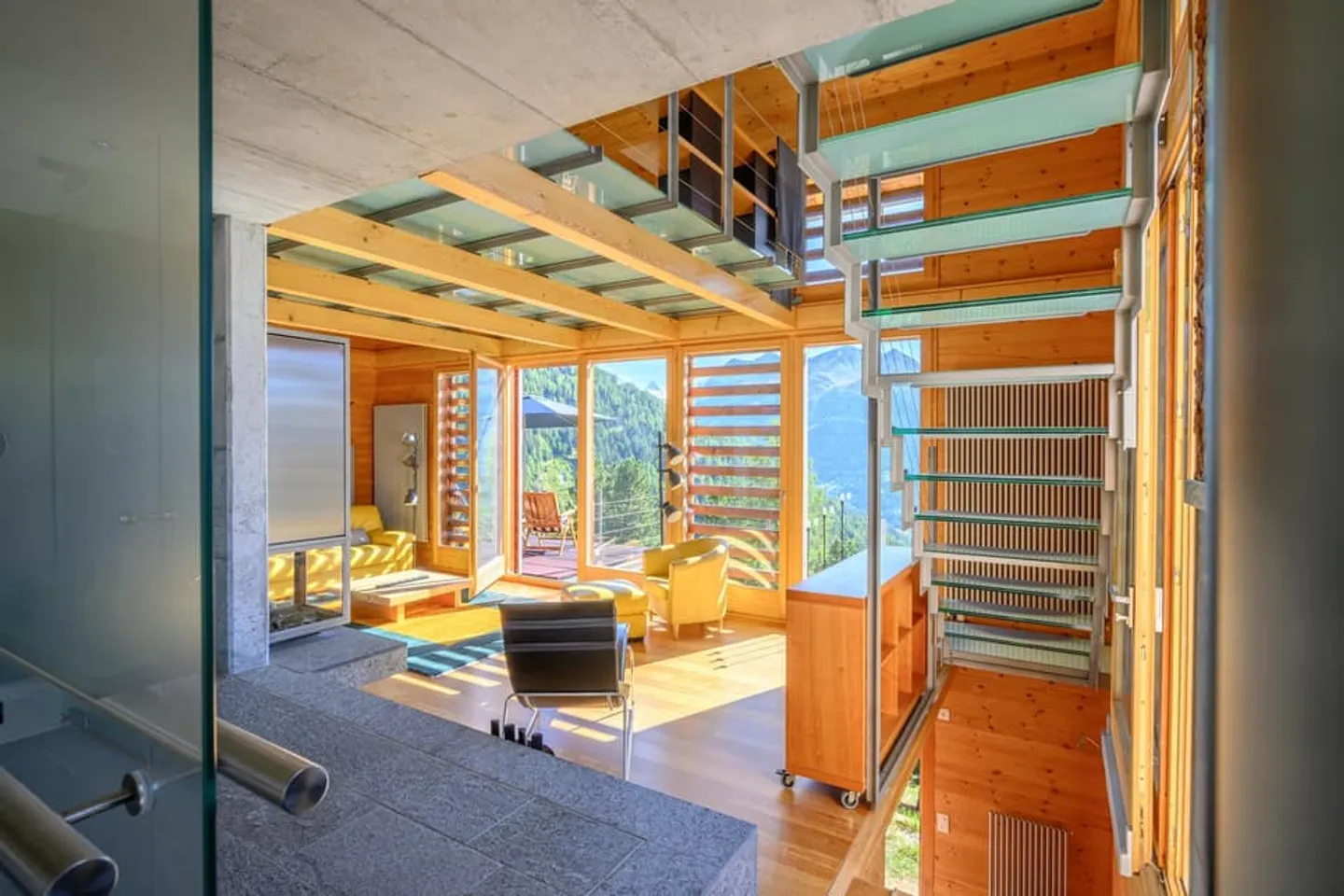 Contemporary architect-designed chalet, original concept, all in transparency - Photo 10 of 13