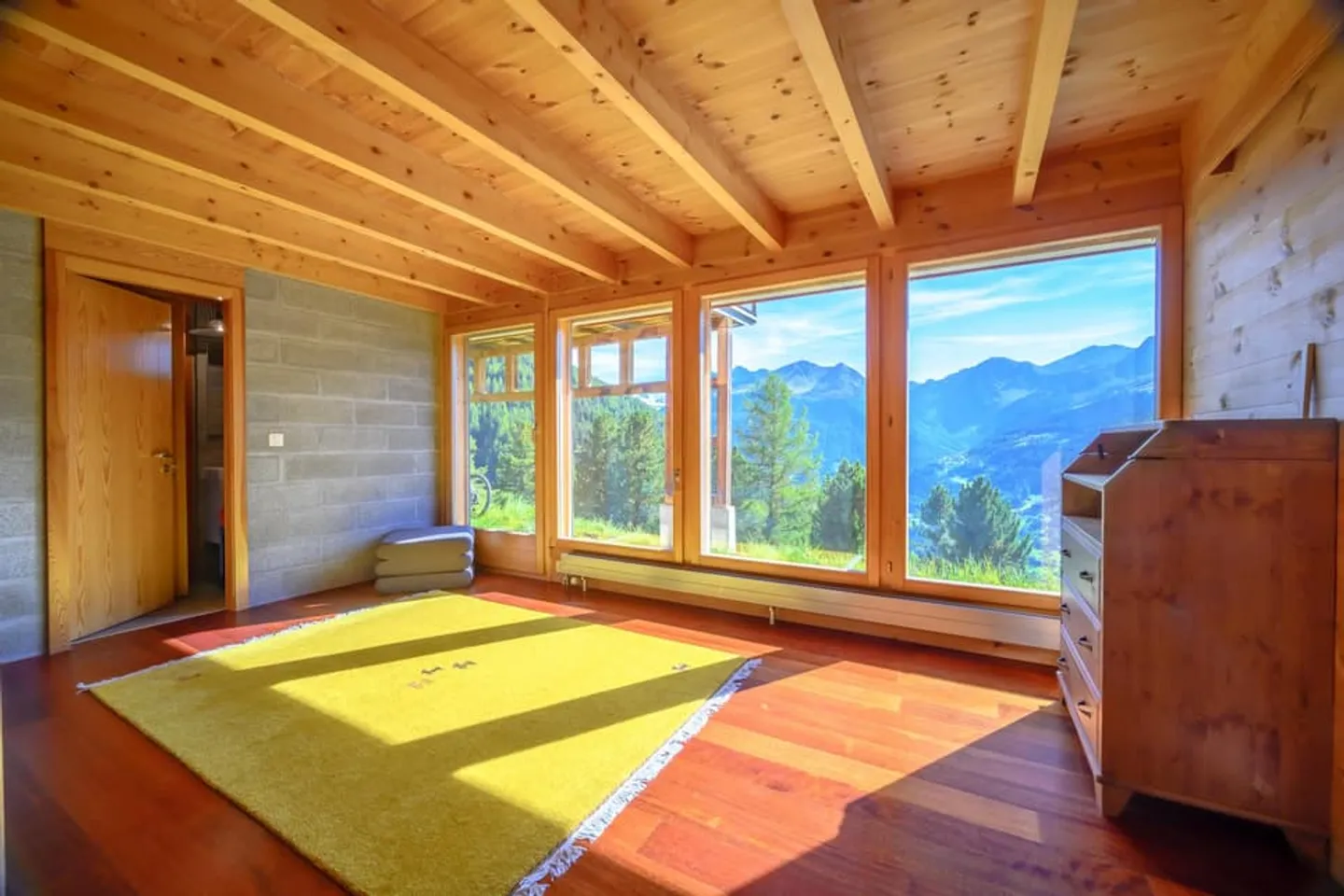 Contemporary architect-designed chalet, original concept, all in transparency - Photo 11 of 13