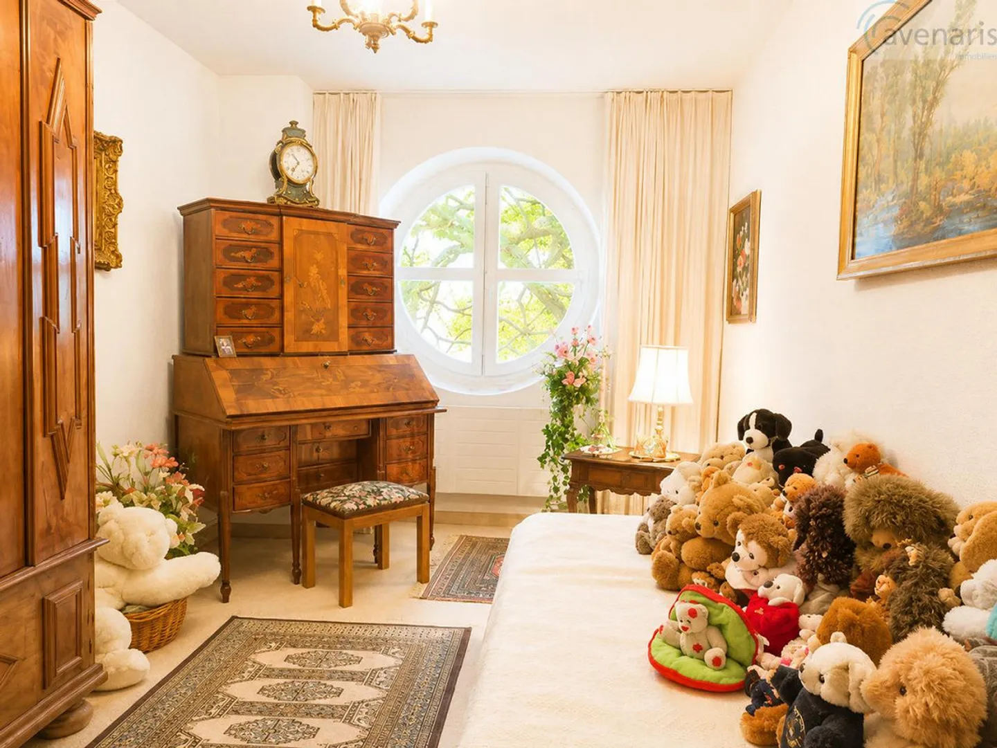 Charming House with Lake View - Photo 7 of 15