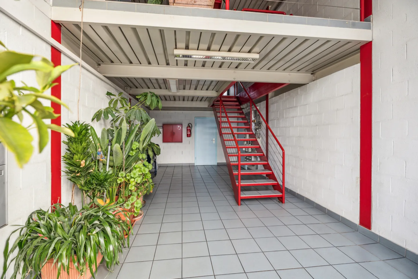 Mixed-use building for sale - Photo 3 of 13