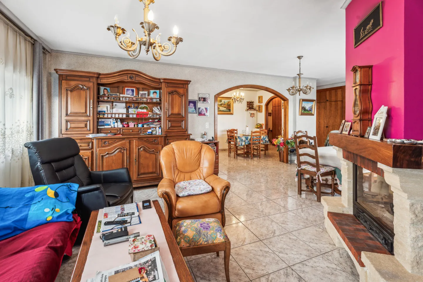 Mixed-use building for sale - Photo 4 of 13