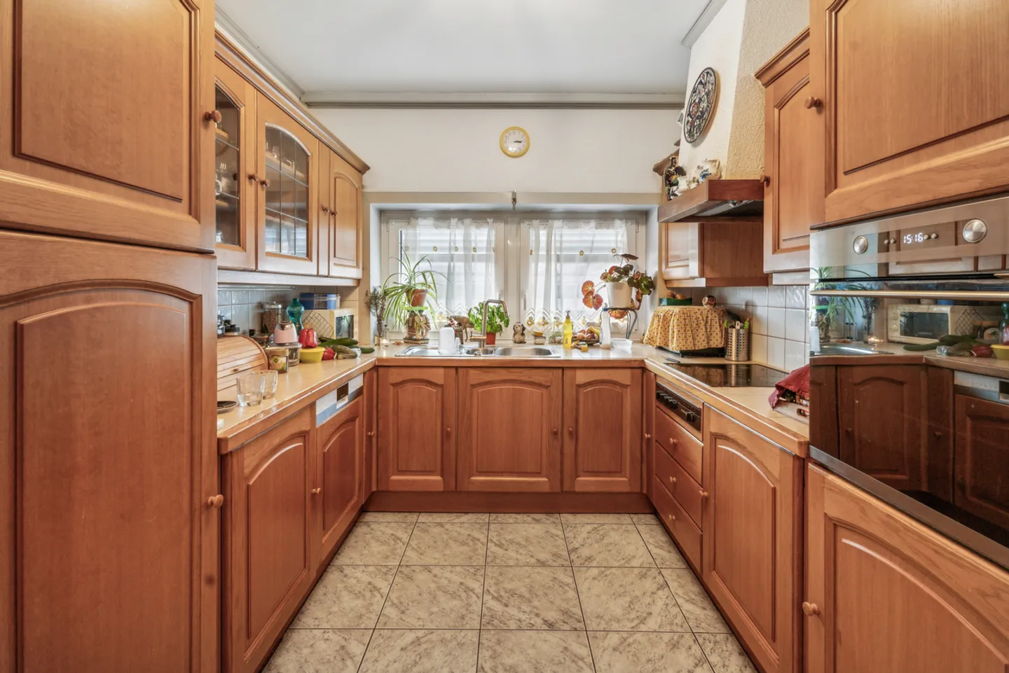 Mixed-use building for sale - Photo 6 of 13