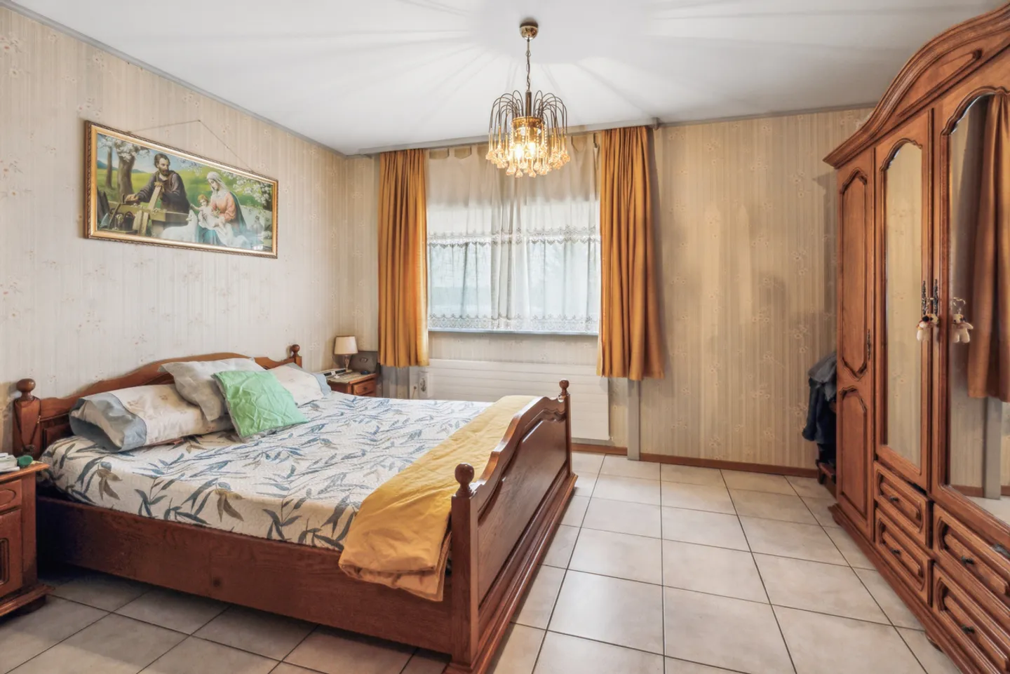 Mixed-use building for sale - Photo 7 of 13