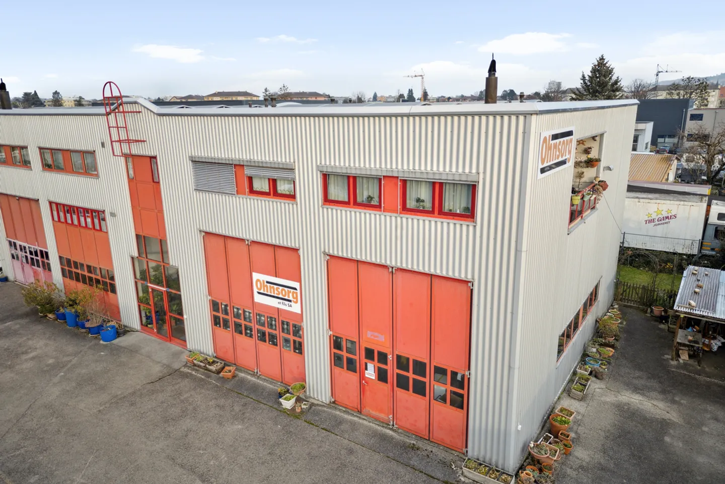 Mixed-use building for sale - Photo 1 of 13