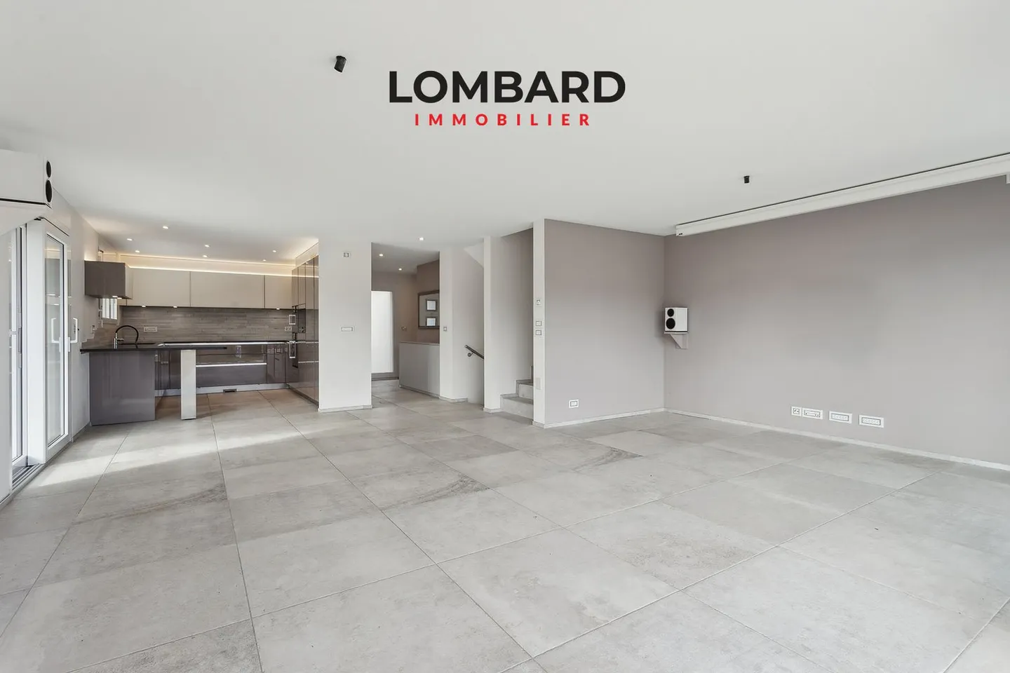 Villa moderne spacieuse de 6,5 pièces - Photo 2 sur 9