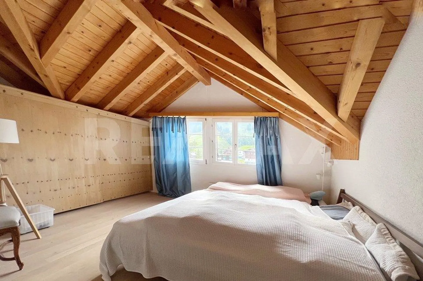 Freistehendes, möbliertes 4.5-Zimmer-Einfamilienhaus mit Bergnähe –... - Foto 9 von 13