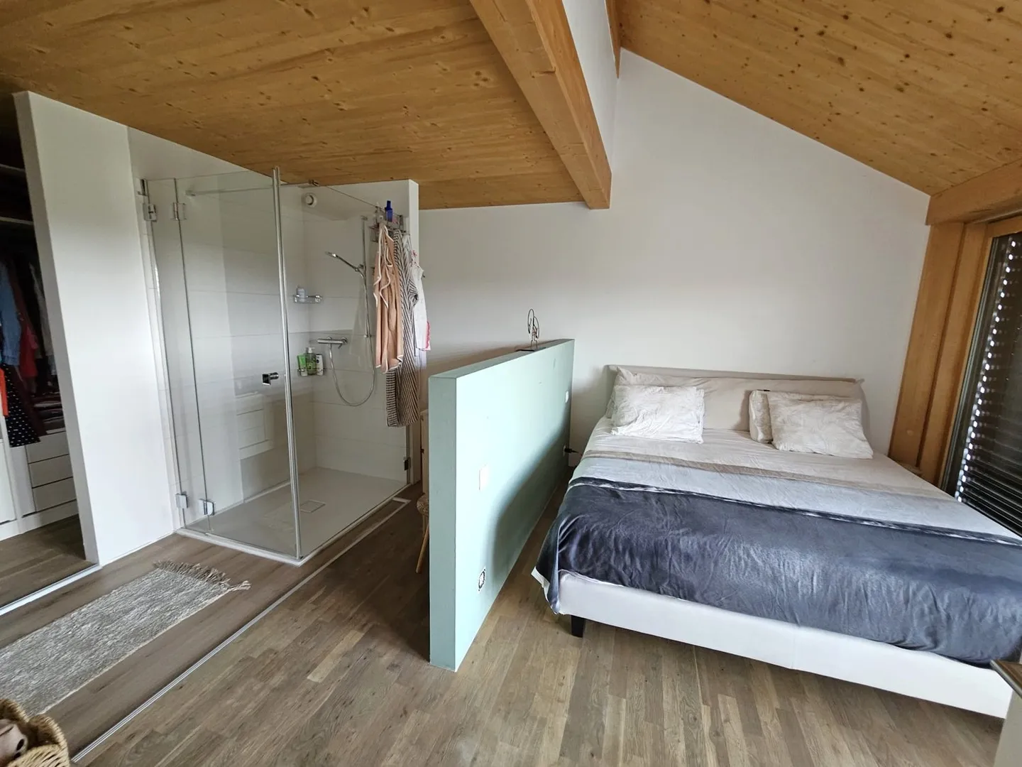 Spacious Row Villa - Photo 6 of 10