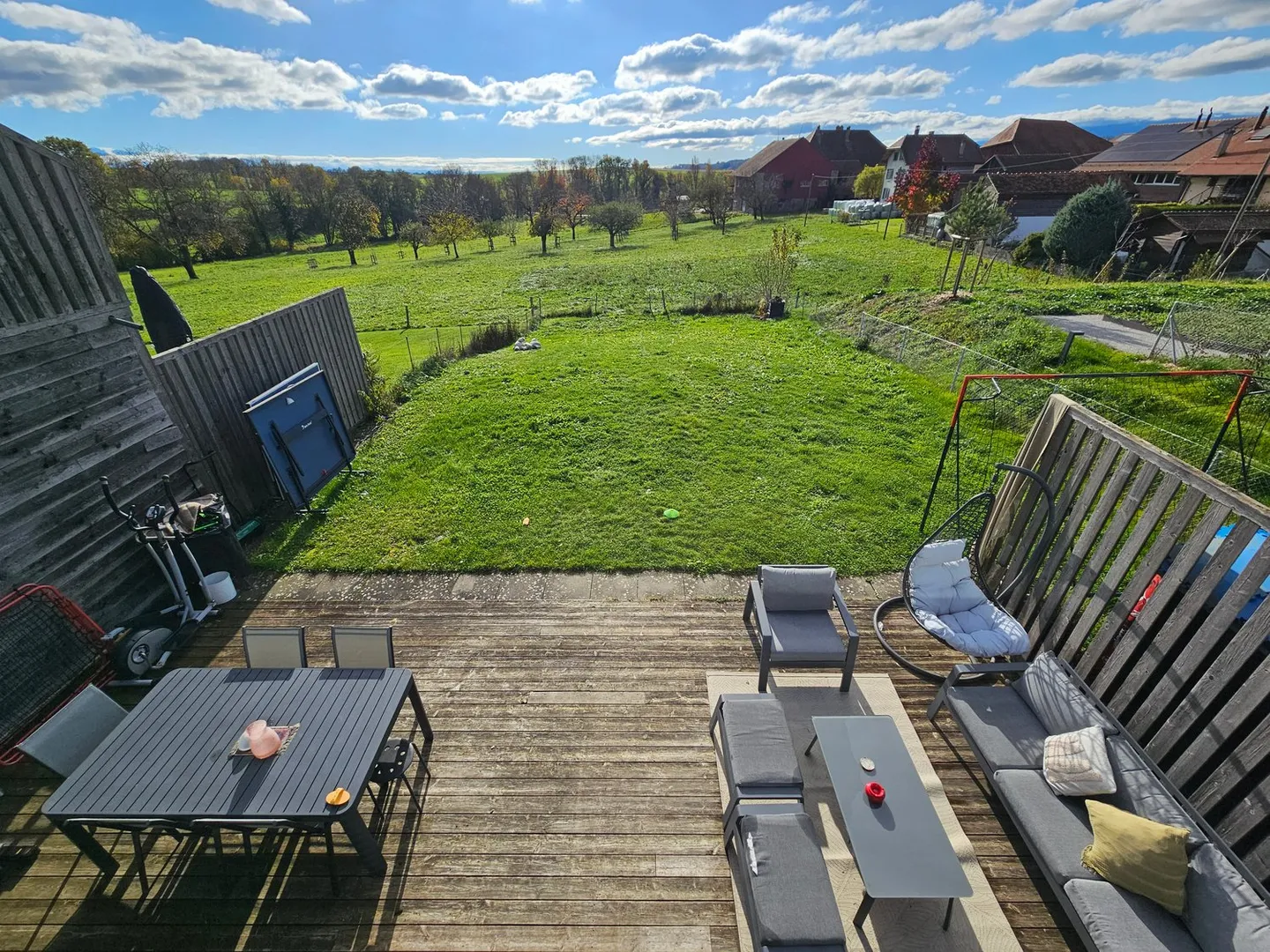 Spacious Row Villa - Photo 10 of 10