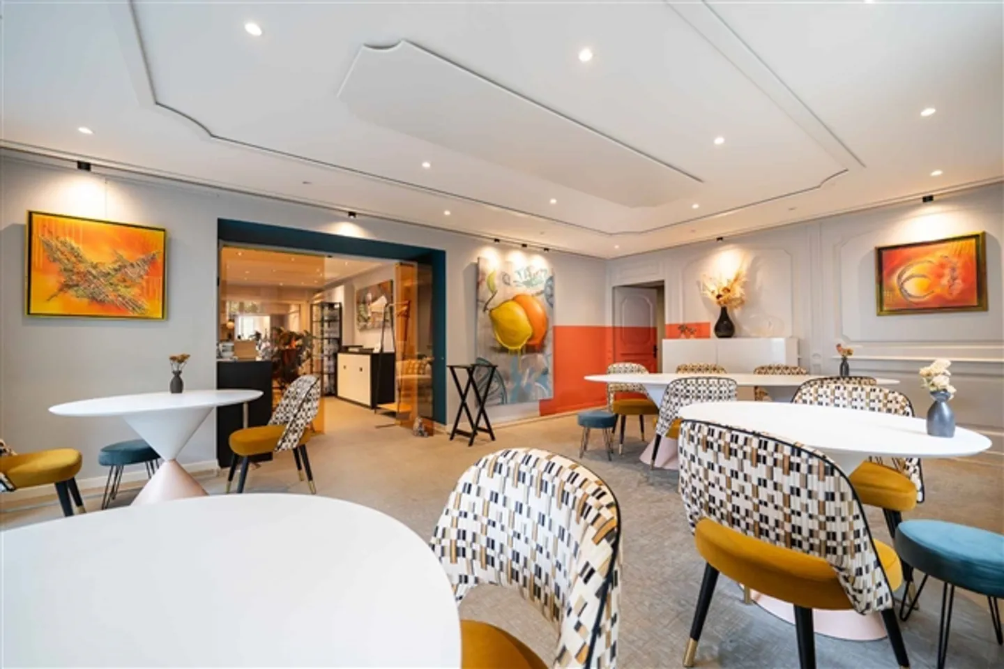 Renowned Gastronomic Restaurant with Outbuilding - Photo 2 of 12