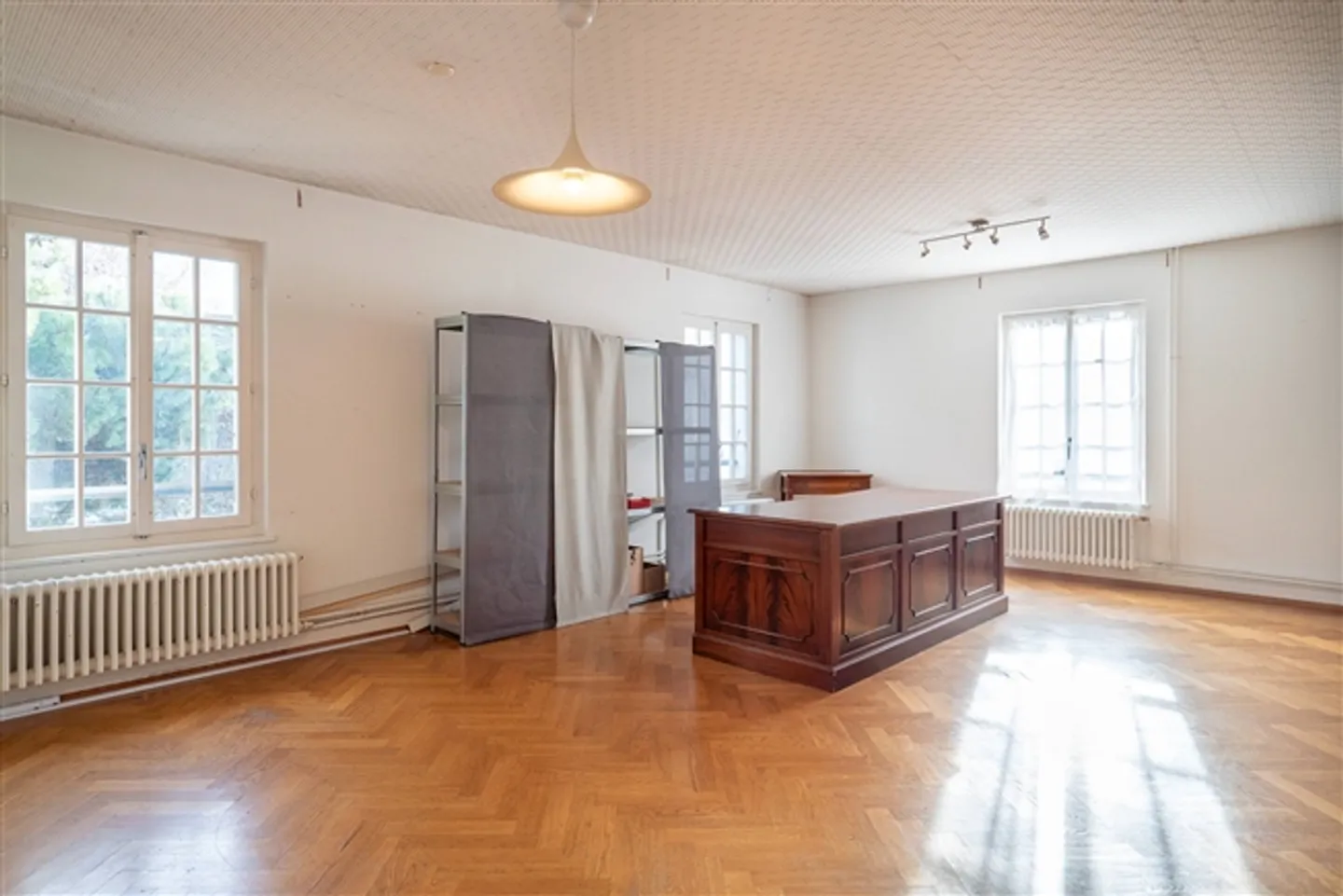 Renowned Gastronomic Restaurant with Outbuilding - Photo 10 of 12