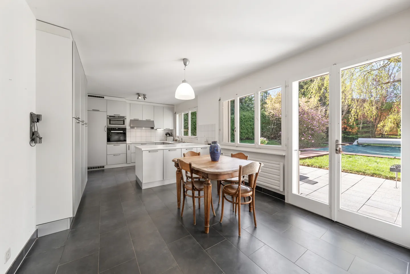 Villa familiare spaziosa con piscina ai margini della foresta - Foto 7 di 13