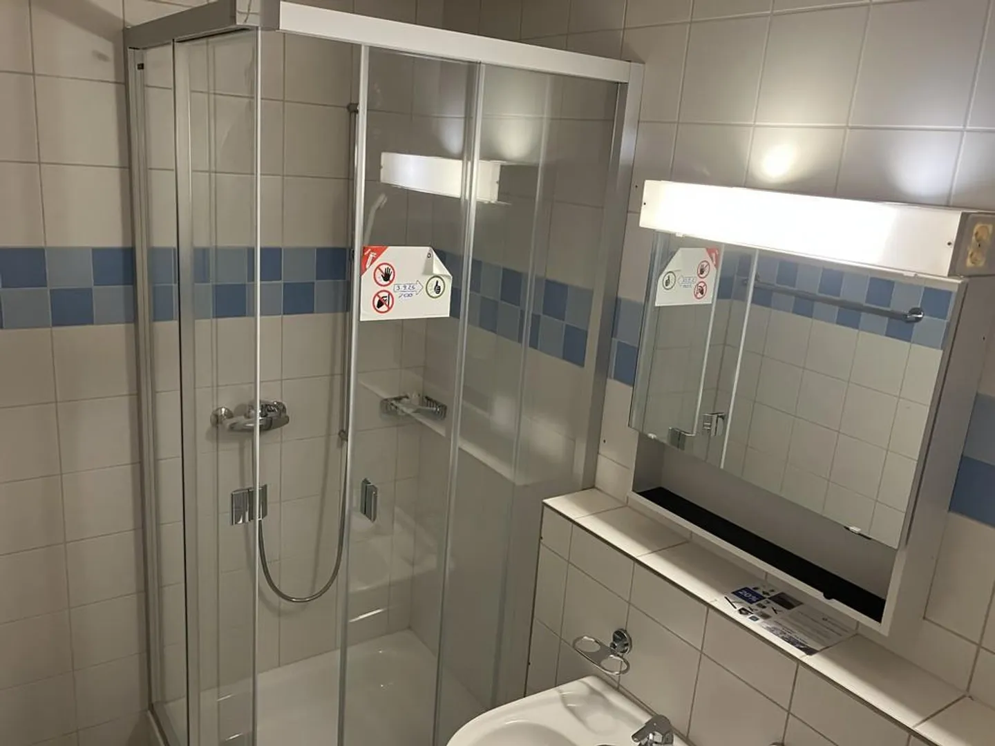 Geräumige Studiowohnung in gepflegtem Gewerbegebäude zu vermieten - Foto 3 von 7