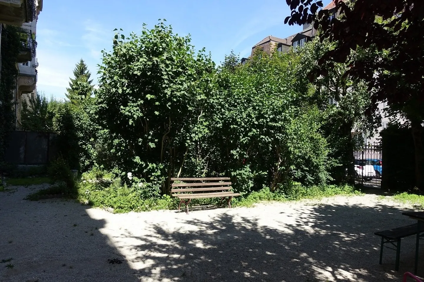 NICE BRIGHT APARTMENT - Photo 2 of 2