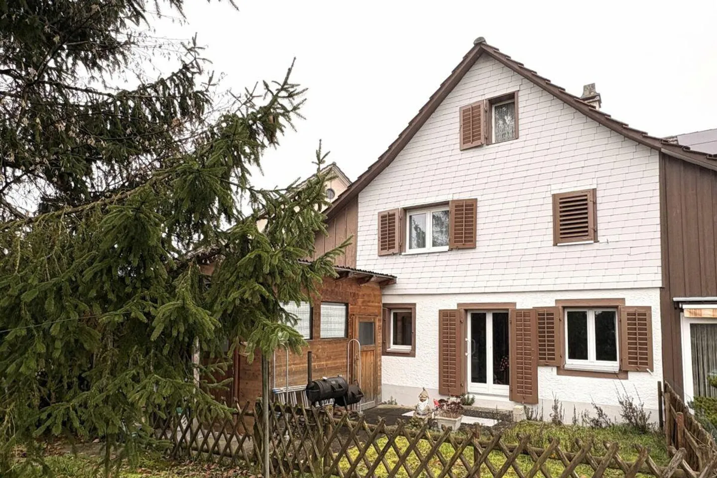 Affascinante casa unifamiliare a schiera con grande potenziale - Foto 1 di 5