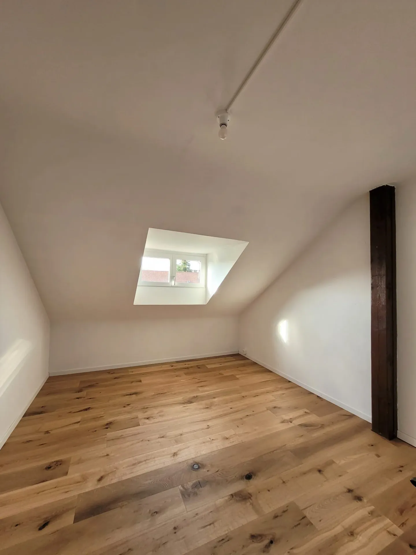 Helle Wohnung mit Mansardenzimmer - Foto 12 von 14