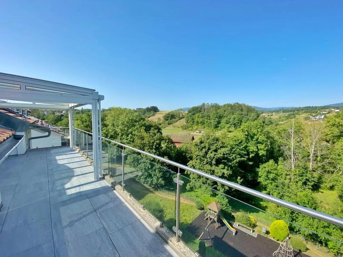 SUPERBO GIARDINO SUL TETTO CON TERRAZZA - Foto 1 di 13