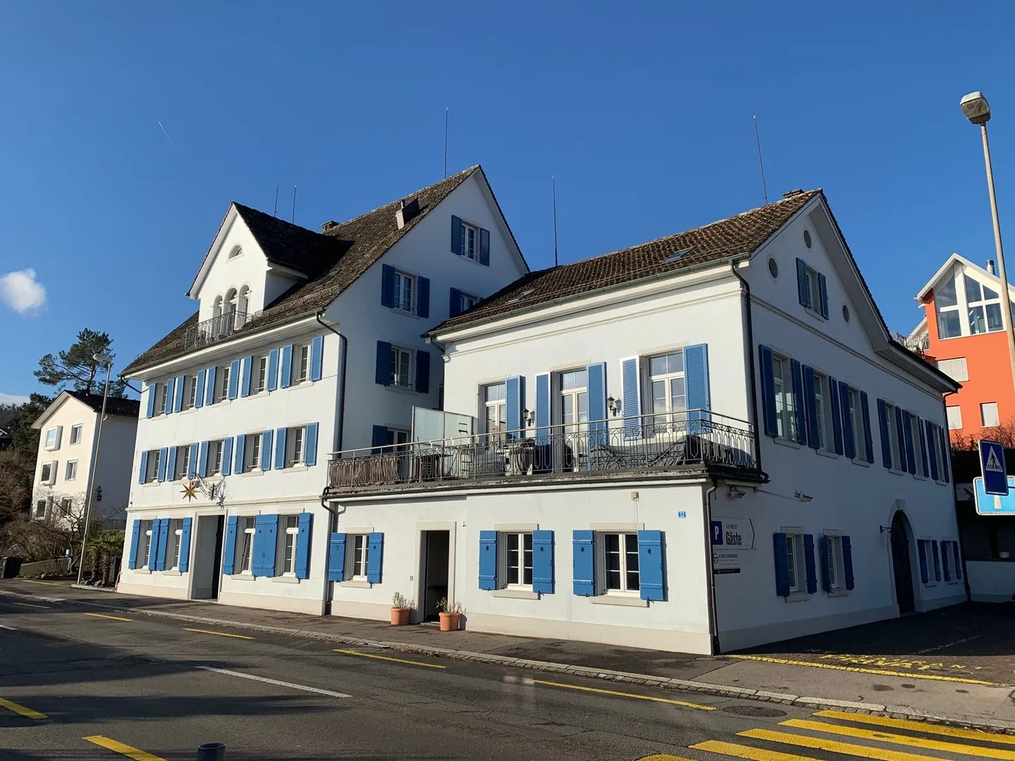 Charmante Wohnung mit Seesicht - Foto 1 von 13