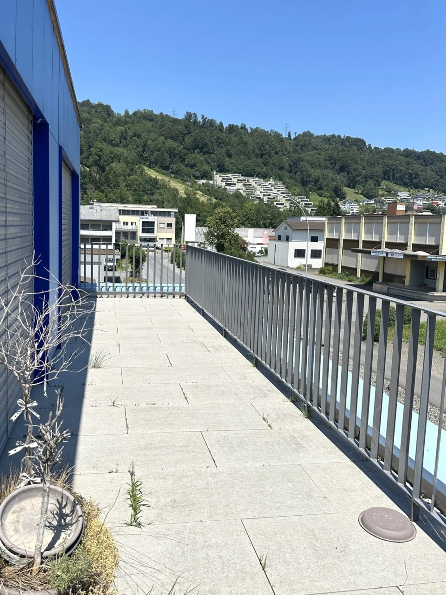 Exclusive Loft Apartment with Large Terrace - Living with Industrial Chic - Photo 4 of 4