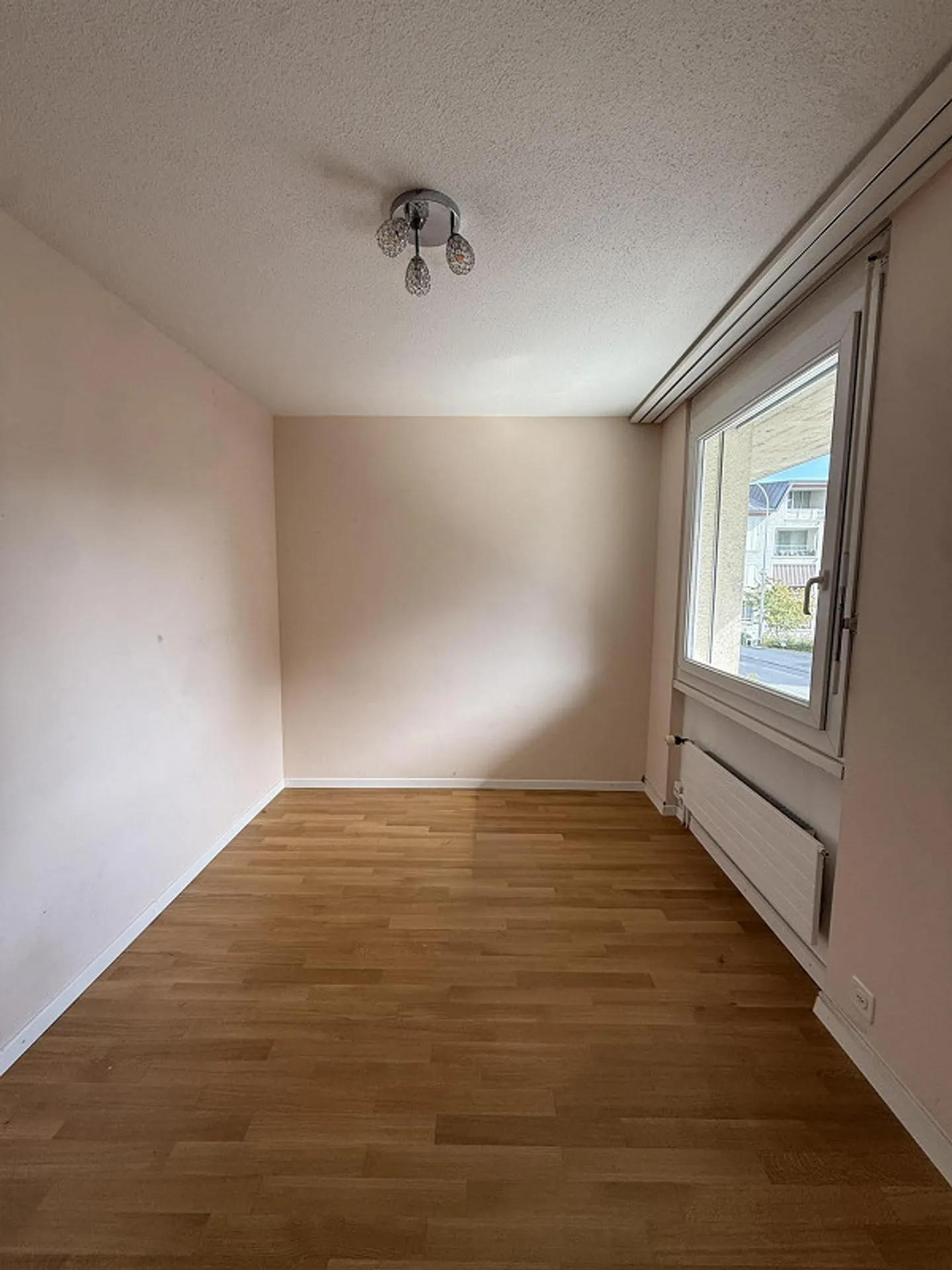 Appartement lumineux avec deux balcons et belle vue à Kriens - Photo 3 sur 11