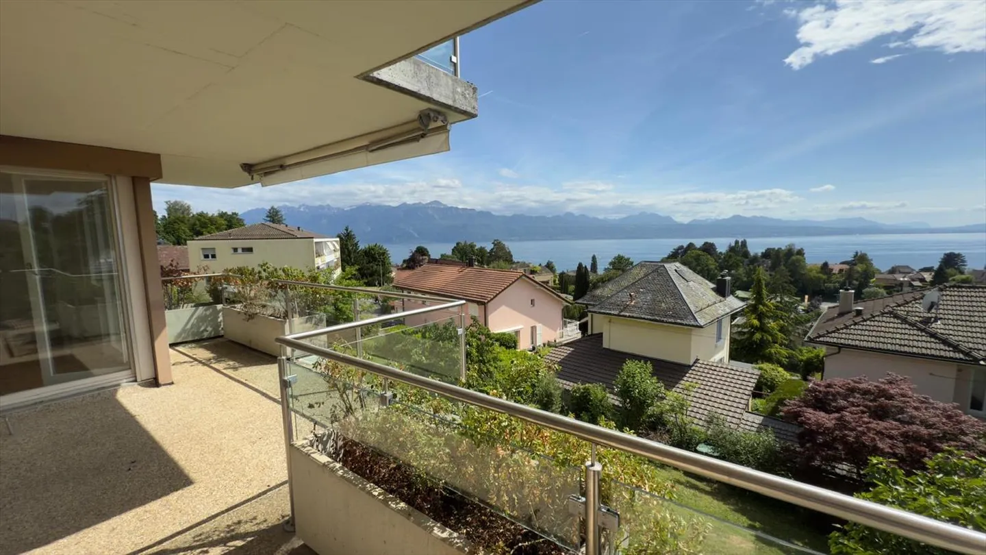 Magnificent 4.5-room apartment with beautiful lake view - Photo 6 of 6