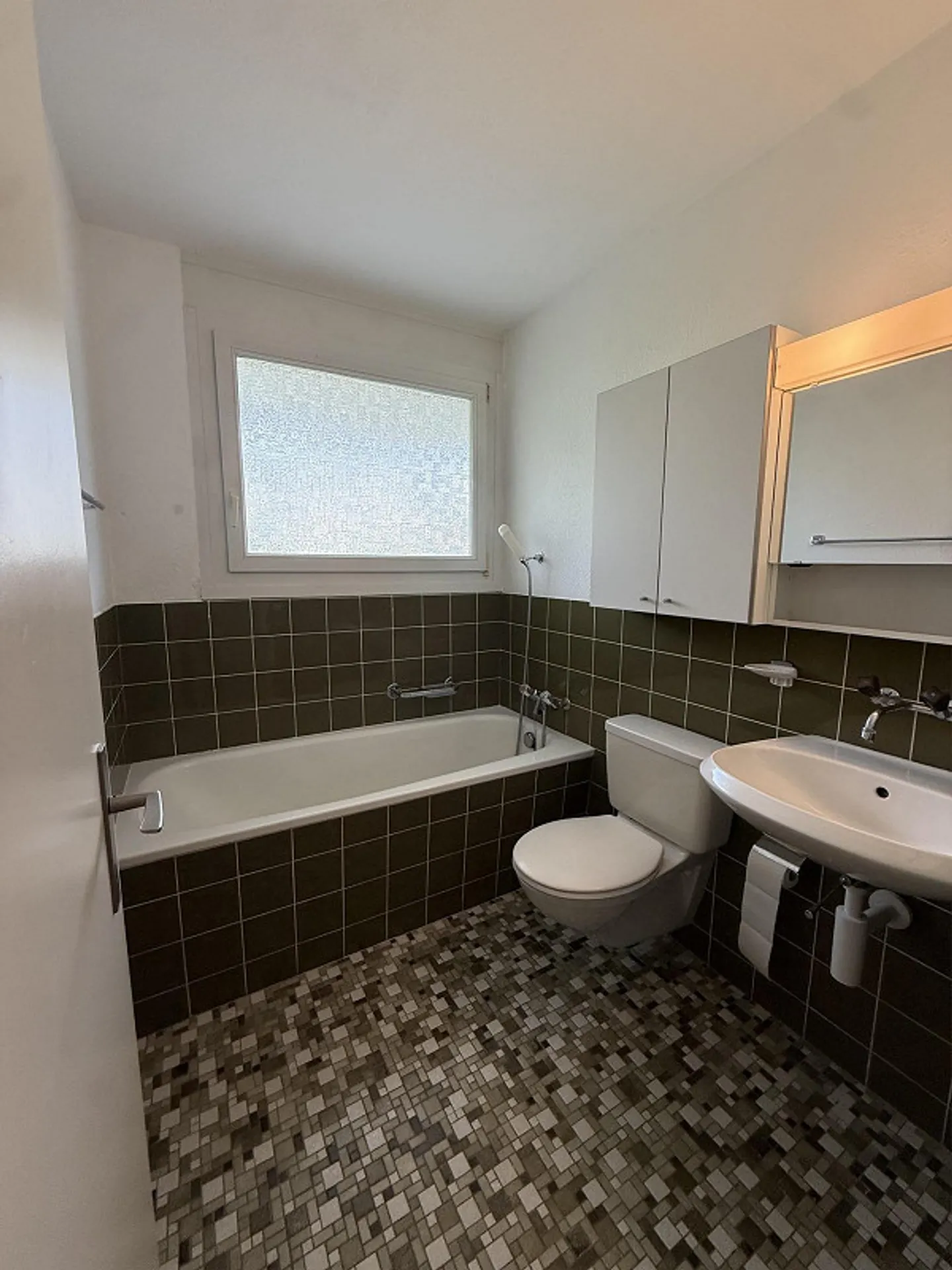 Appartement lumineux avec deux balcons et belle vue à Kriens - Photo 7 sur 11