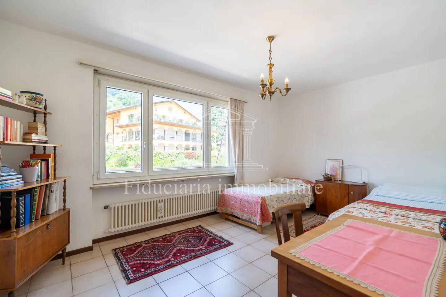 LOSONE - Ampio appartamento di 3,5 locali in una zona residenziale tranquilla - Foto 6 di 9
