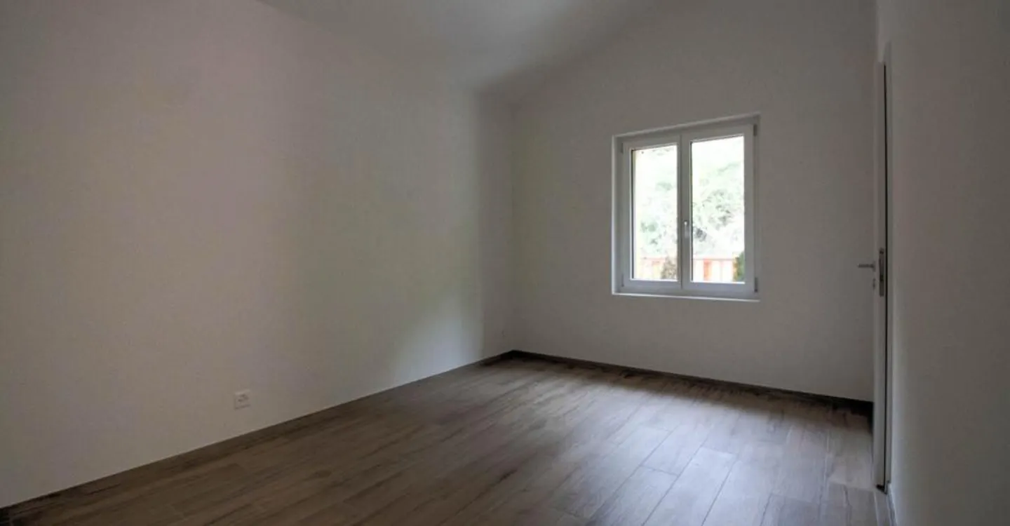 3.5 Room Apartment - Photo 3 of 9