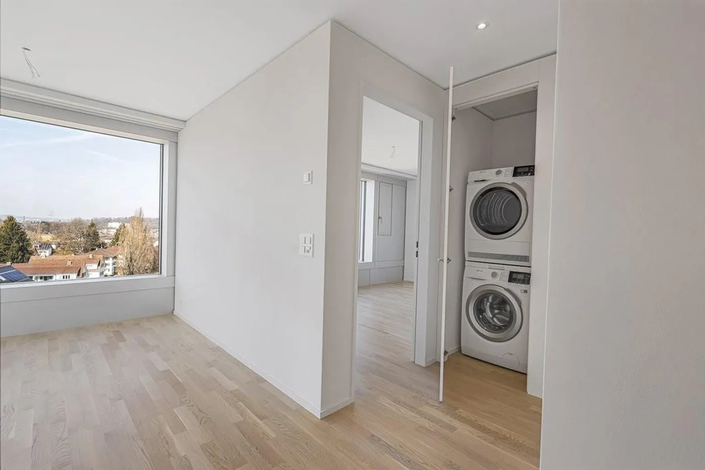 Modern living in the BäreTower = unique and spectacular - Photo 8 of 11