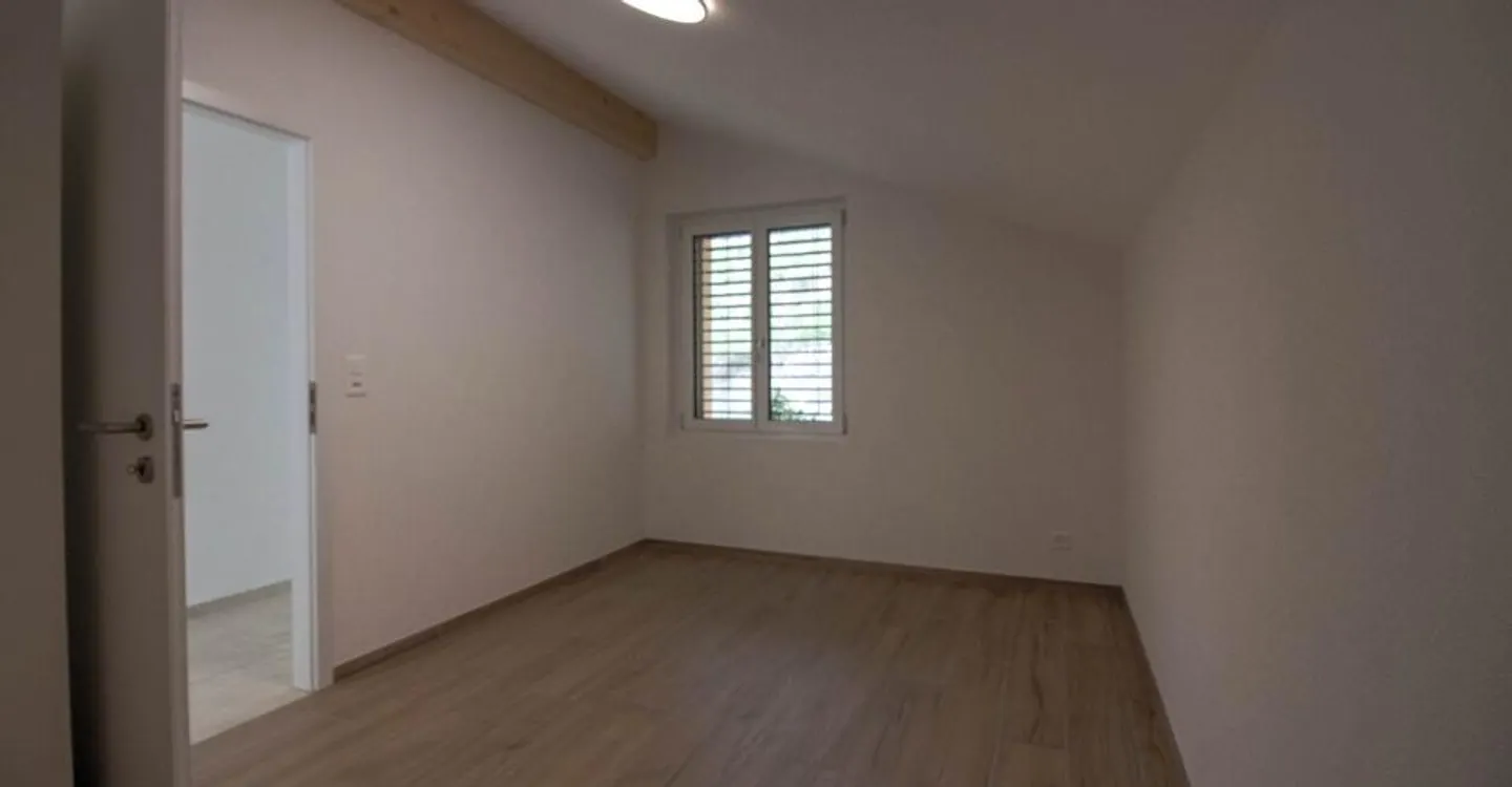 3.5 Room Apartment - Photo 5 of 9