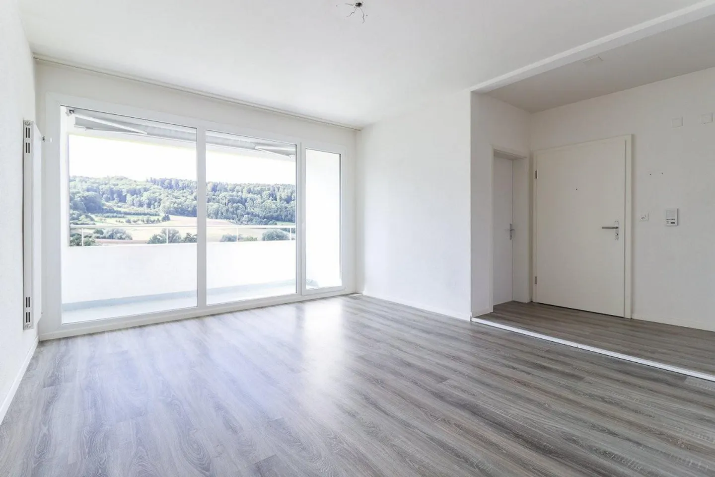 Modernes Apartment mit Balkon - Foto 3 von 10