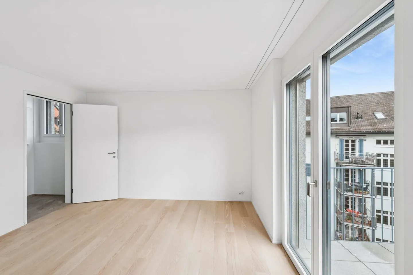 First occupancy - Modern penthouse apartment with private terrace and lake view - Photo 4 of 15