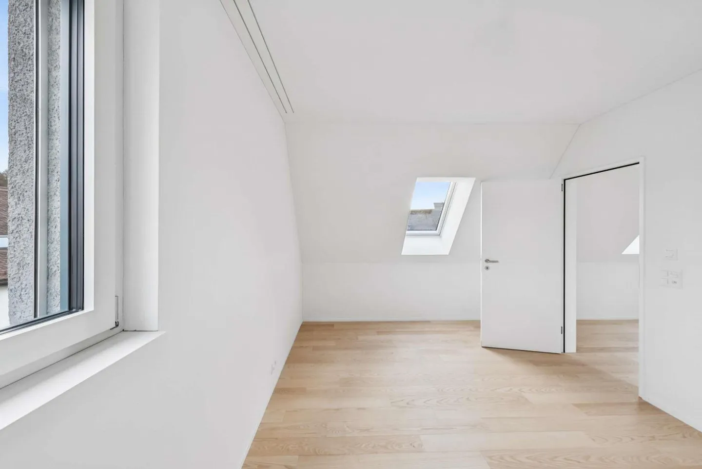 First occupancy - Modern penthouse apartment with private terrace and lake view - Photo 8 of 15