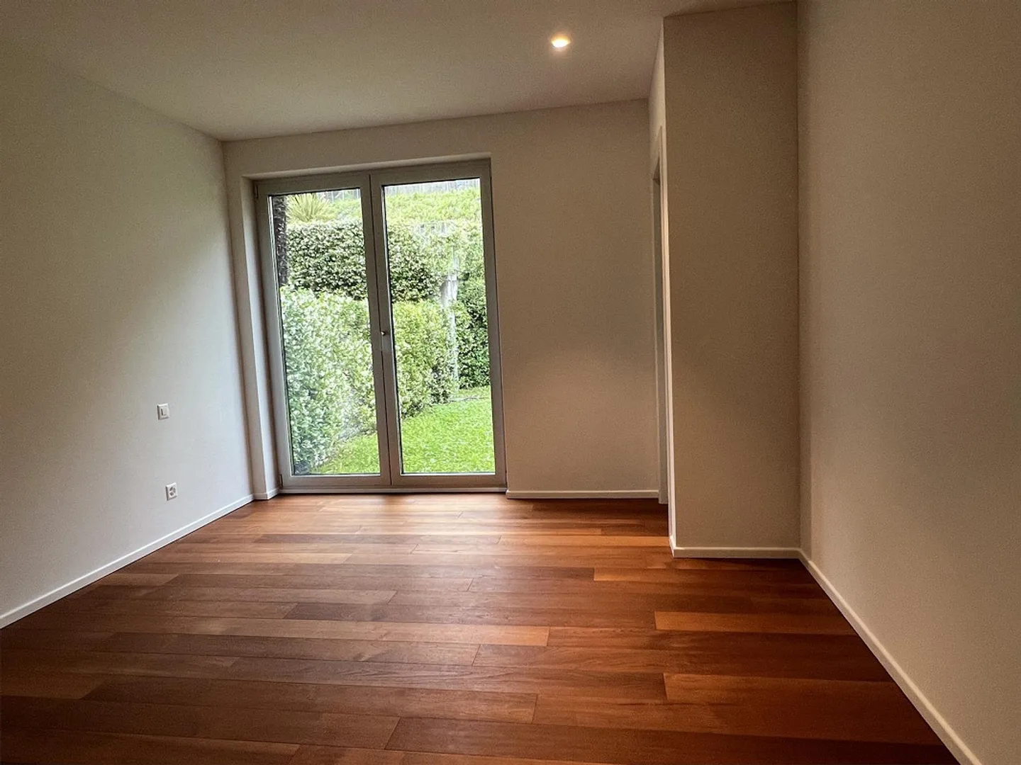 NUOVO APPARTAMENTO DI 5.5 LOCALI CON SPETTACOLARE VISTA LAGO - Foto 4 di 13