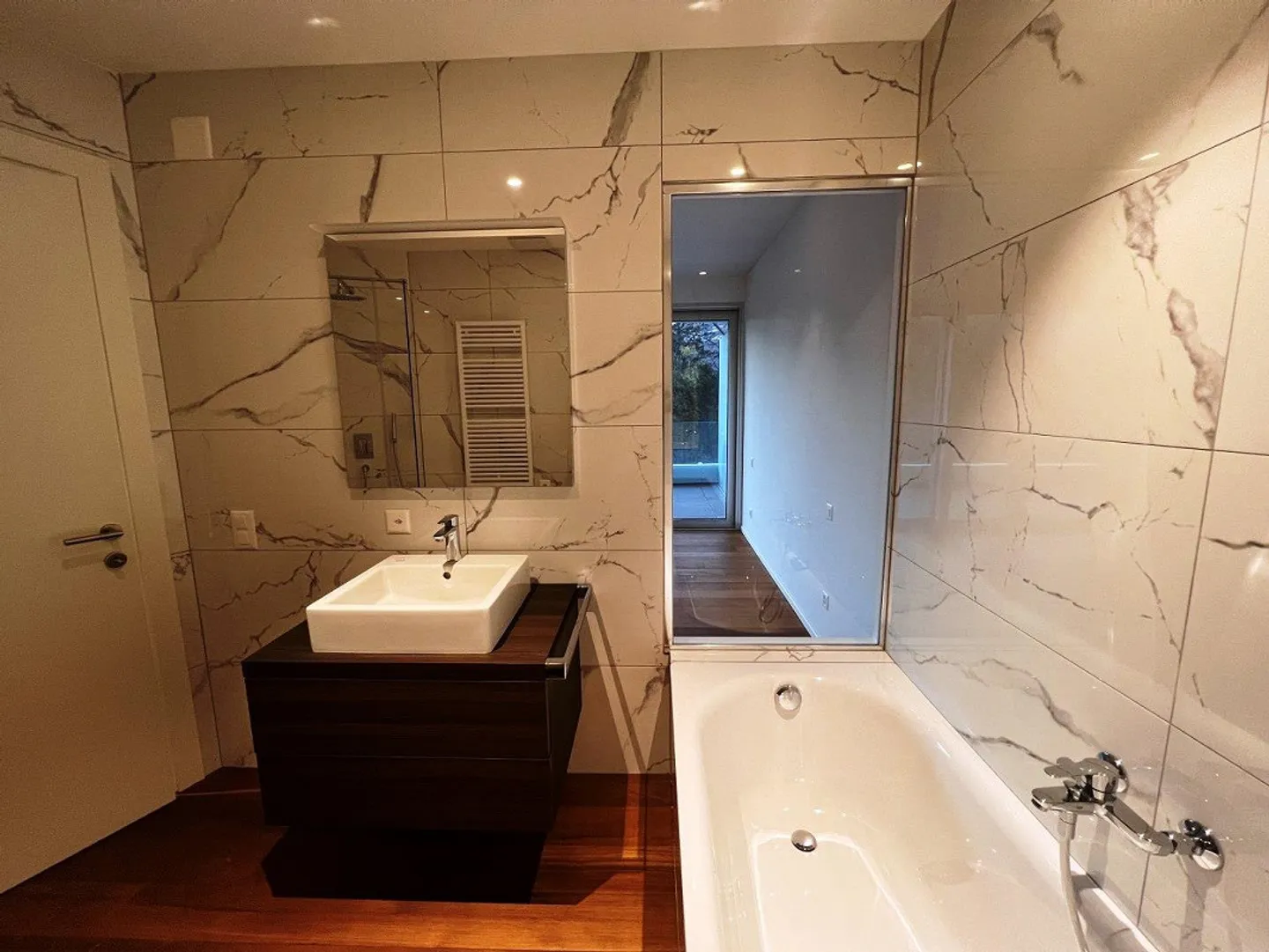 NUOVO APPARTAMENTO DI 5.5 LOCALI CON SPETTACOLARE VISTA LAGO - Foto 12 di 13