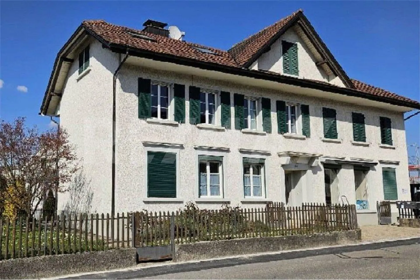 Compact property with development potential - interesting... - Photo 1 of 9