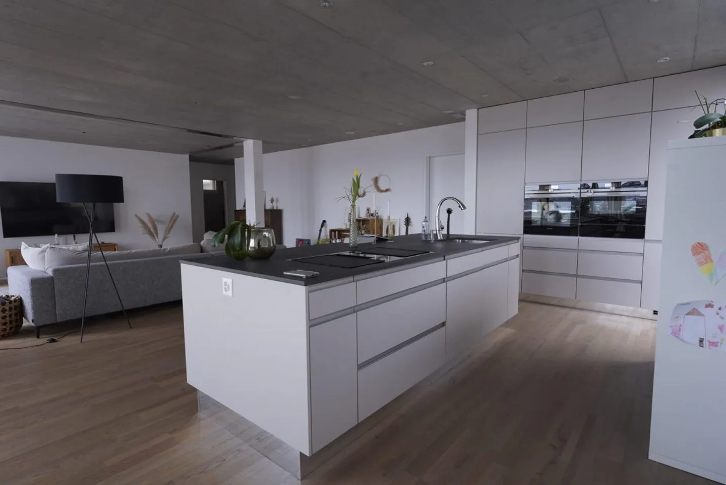 Coole 3 1/2-Zimmer Terrassenwohnung mit Weitblick - Foto 1 von 19