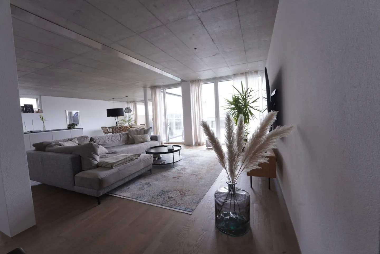 Coole 3 1/2-Zimmer Terrassenwohnung mit Weitblick - Foto 6 von 19