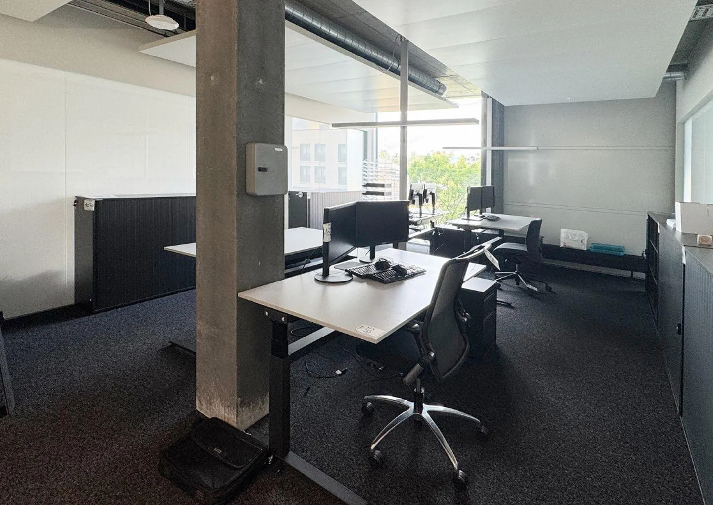 665m² - Espace de Bureau Représentatif dans un Emplacement Attrayant - Photo 3 sur 13