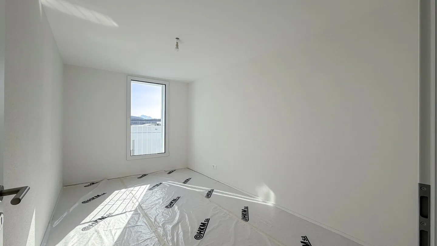 Luxury Attic Apartment with Balcony - Photo 9 of 10