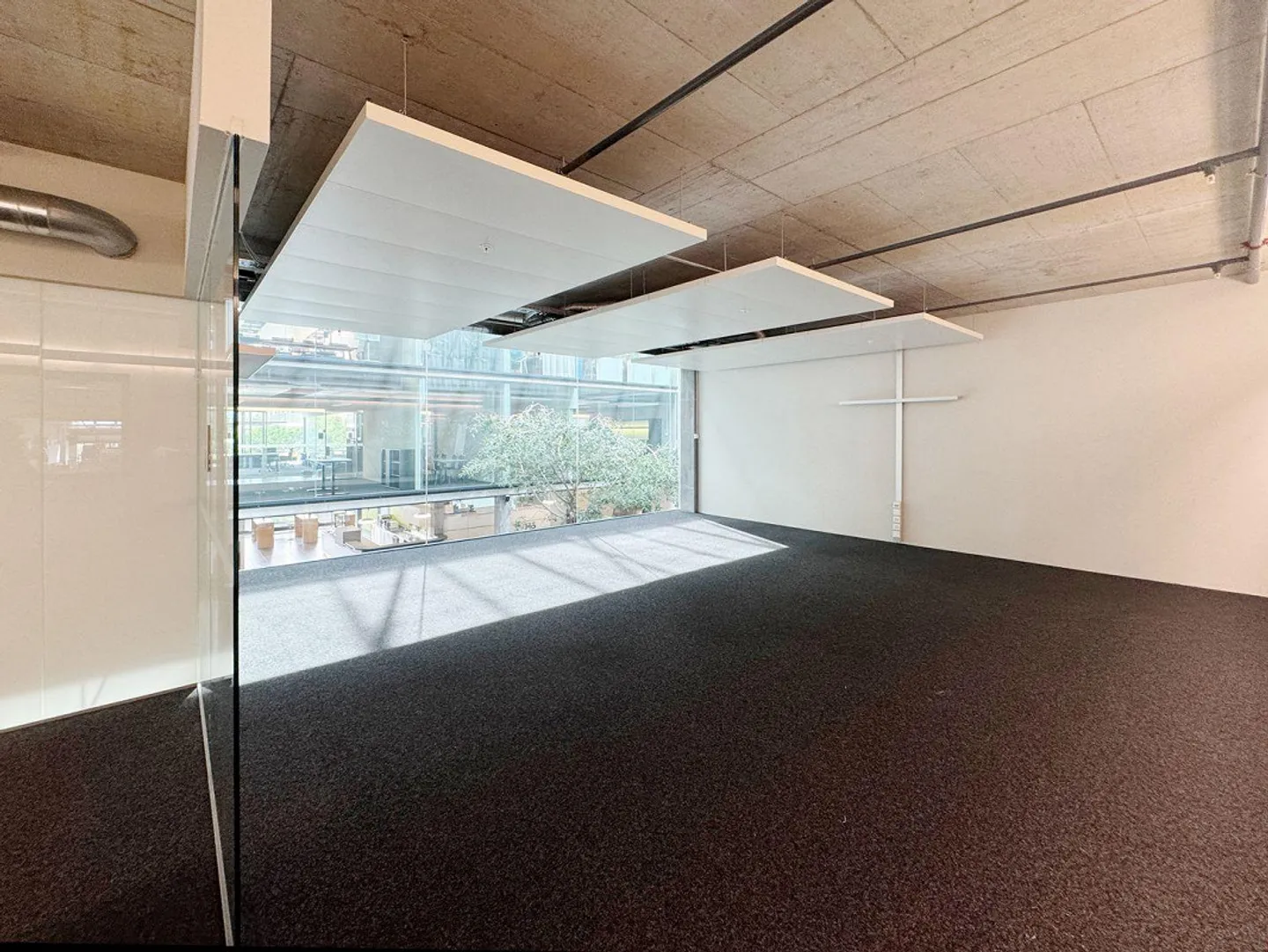 665m² - Espace de Bureau Représentatif dans un Emplacement Attrayant - Photo 10 sur 13