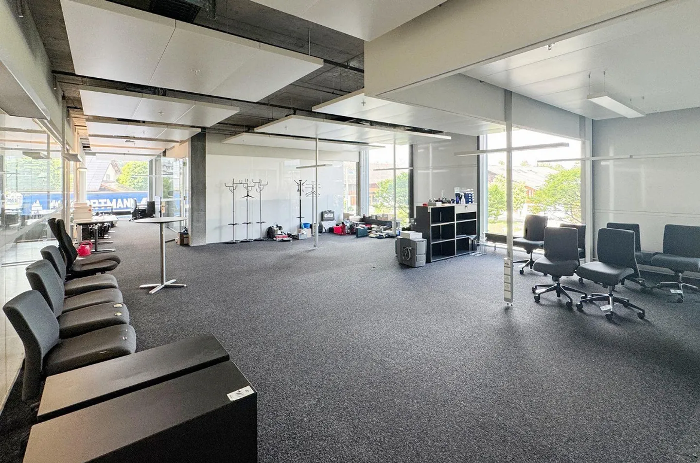 665m² - Espace de Bureau Représentatif dans un Emplacement Attrayant - Photo 4 sur 13