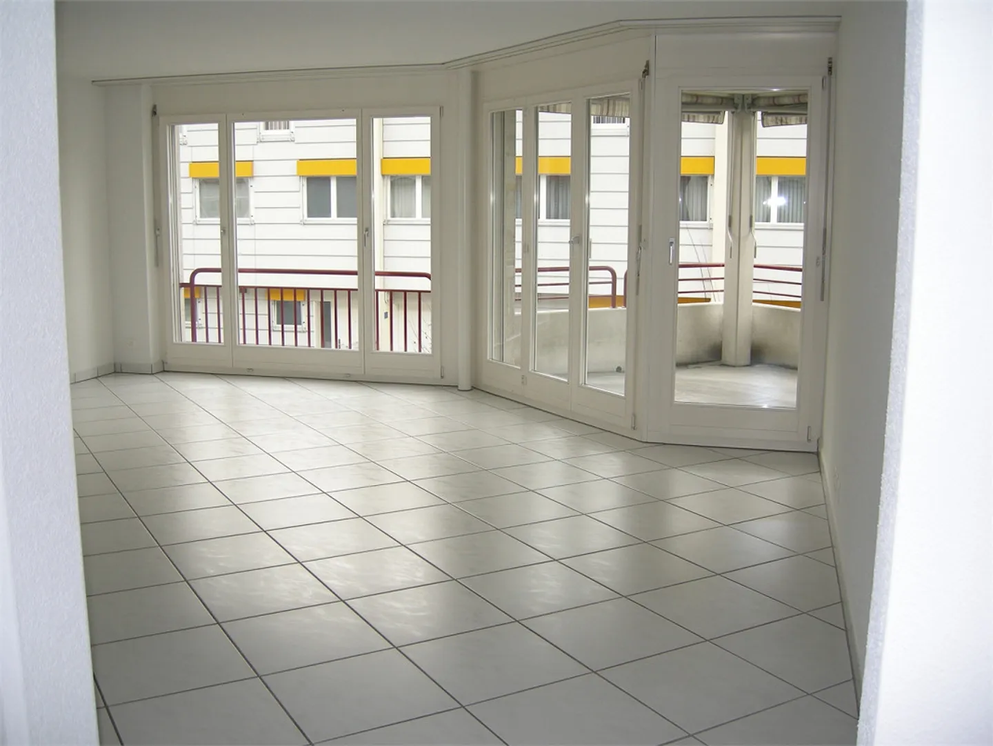 4.5 Room Apartment - Photo 3 of 3