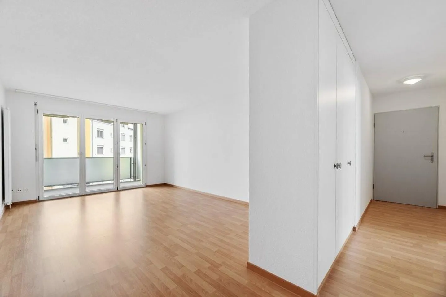 Appartement lumineux avec cuisine moderne - Photo 4 sur 8