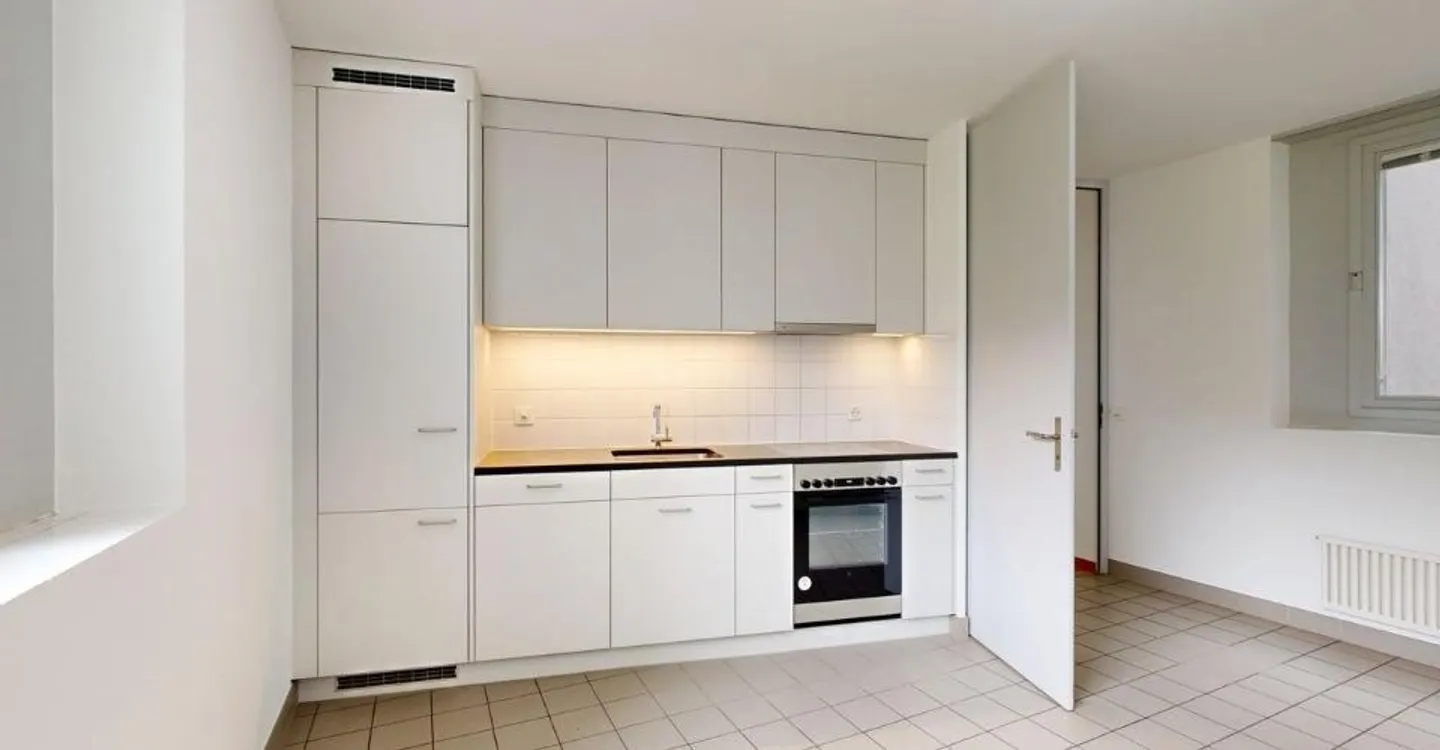 Modernes Apartment mit Balkon - Foto 2 von 7