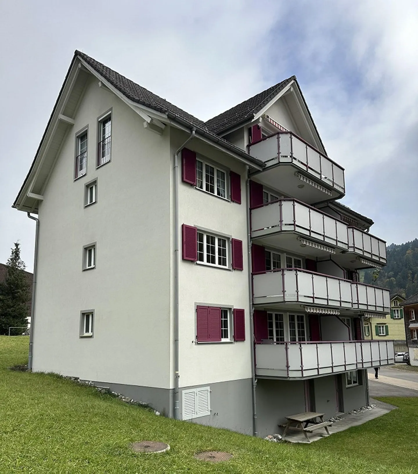 Bright & Charming 3.5-Room Apartment in the Heart of Unterwasser - Photo 2 of 22