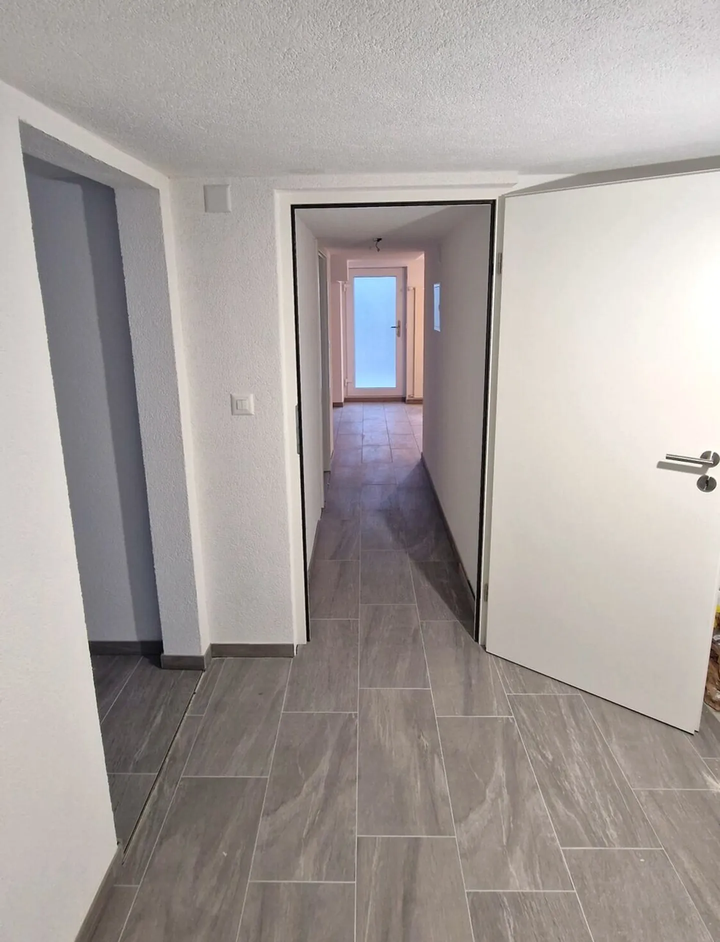 Prima occupazione dopo ristrutturazione - Foto 3 di 8