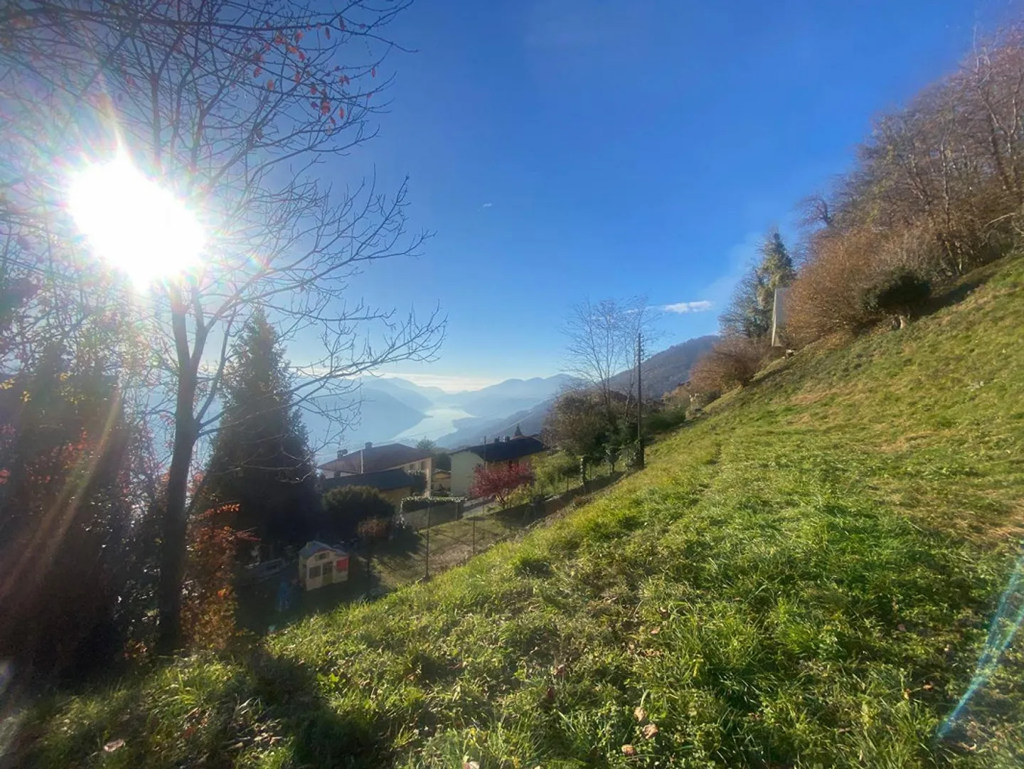 terreno di 1344 m2 edificabile ca. 900 m2. molto tranquilla, solegg... - Foto 6 di 10