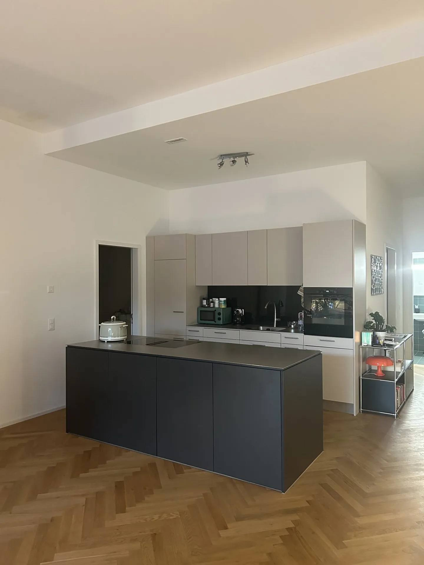 Appartement spacieux de 3,5 pièces avec salle polyvalente supplémentaire (140 m²) dans un emplacement privilégié - Photo 3 sur 5