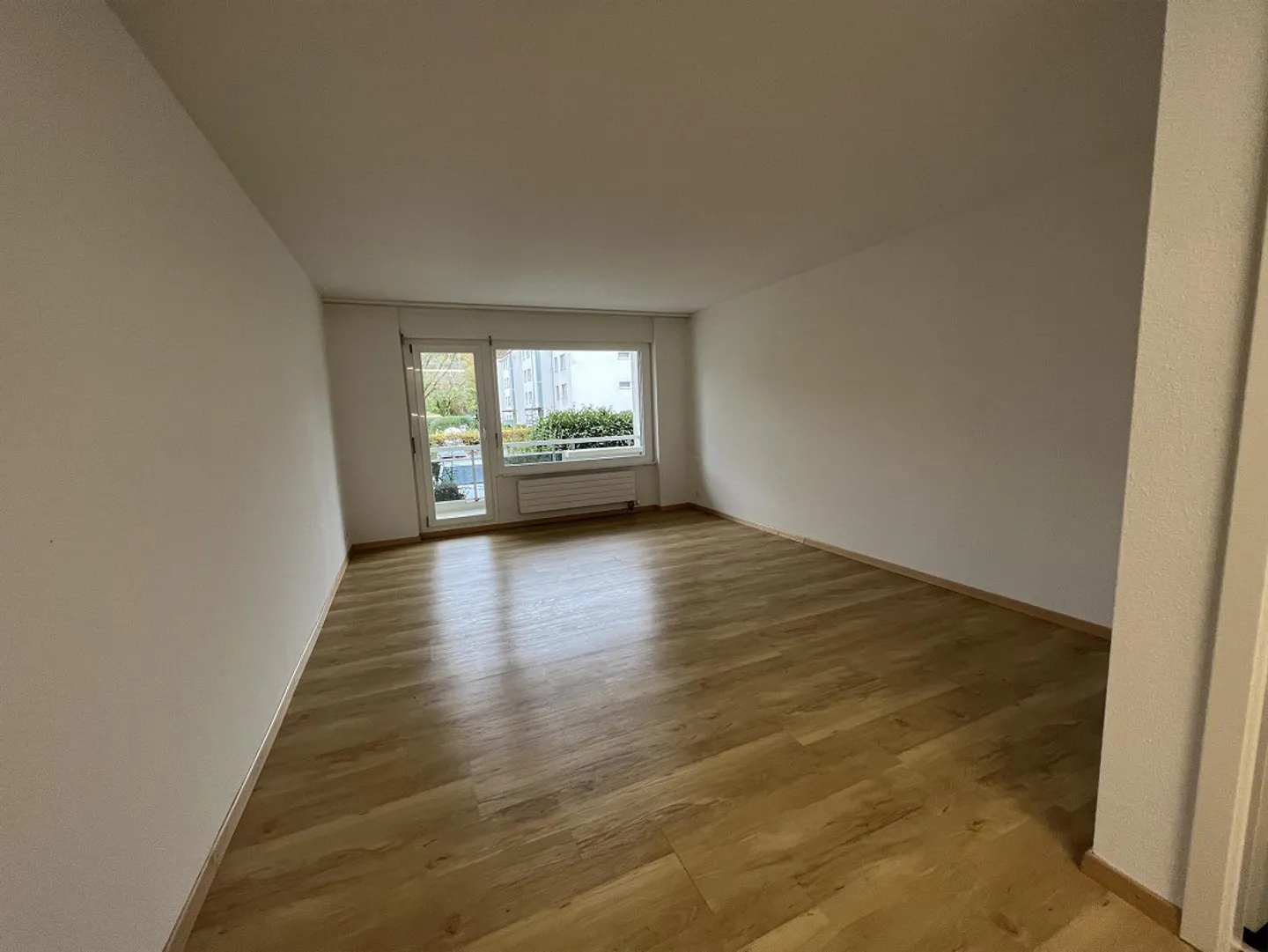 Charmante appartement 1 pièce avec balcon ensoleillé - Photo 2 sur 6