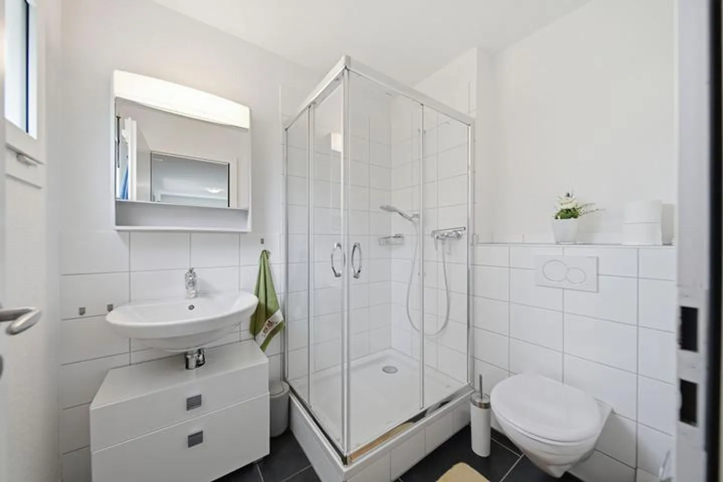 Charming Duplex with Large Garden - Photo 6 of 8